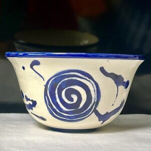MudWorks Studio Pottery Bowl Blue Slip Spirals and Splatters Cream Clay Base 6"‎